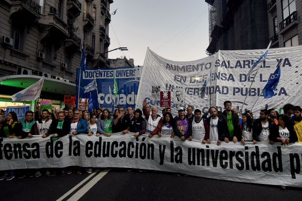 Movilización pública en favor de las universidades