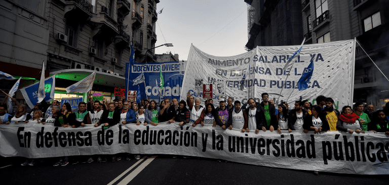Movilización pública en favor de las universidades
