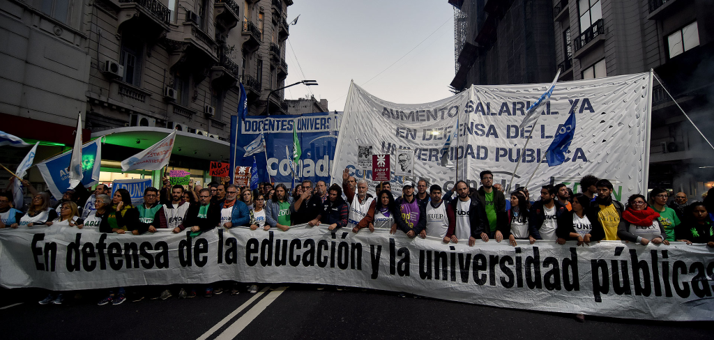 Movilización pública en favor de las universidades