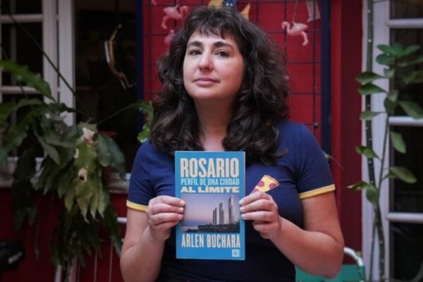Arlen Buchara y su libro Rosario una ciudad al límite